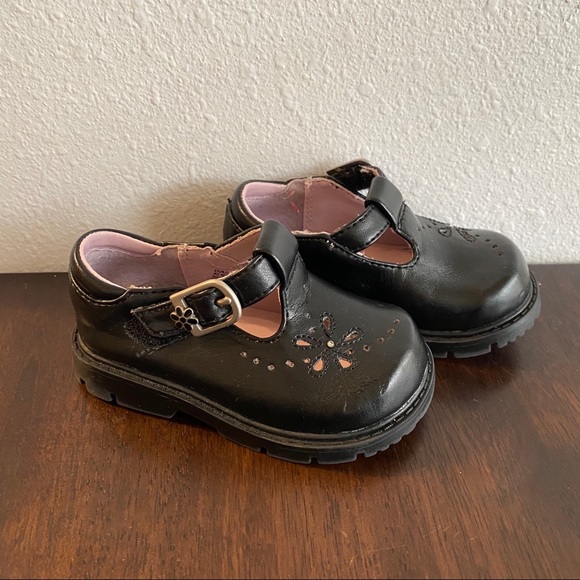 Kid Connection Shoes 4 - Picture 1 of 3